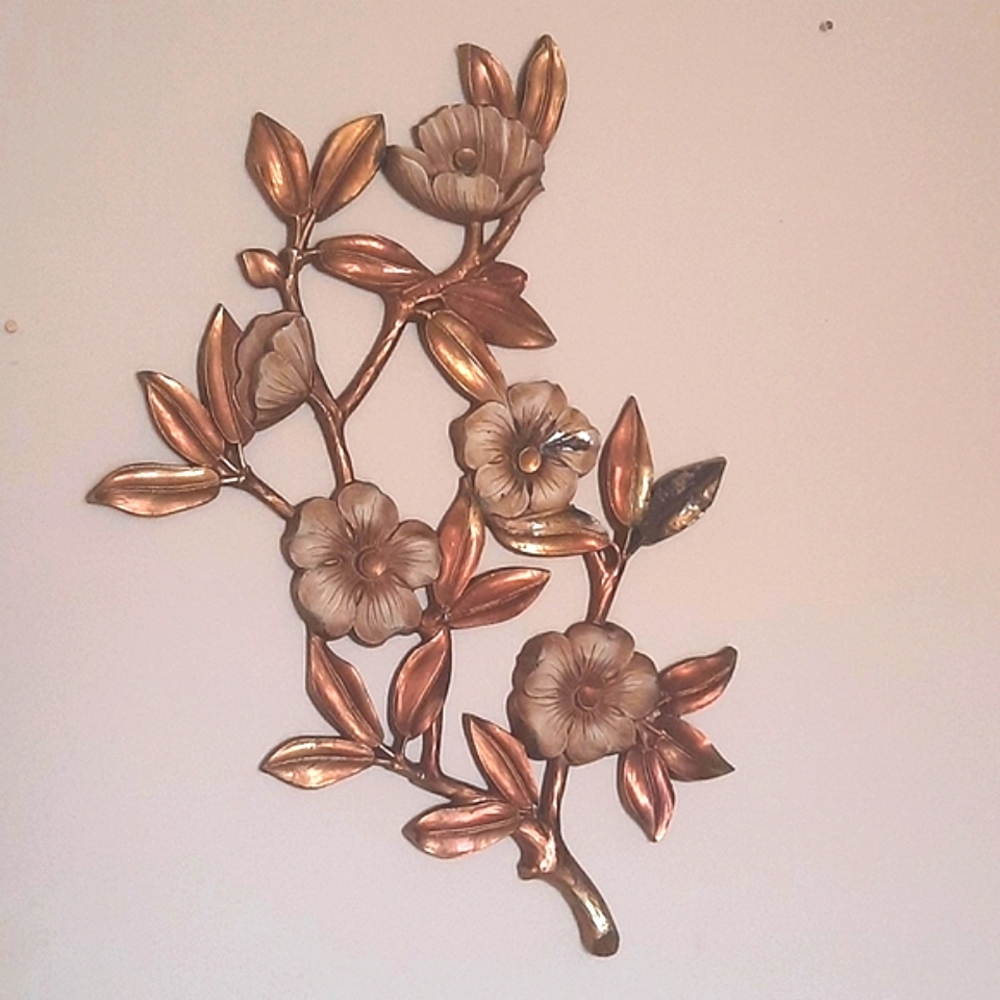 Beautiful Vintage 1962 Syroco Wall Hanging